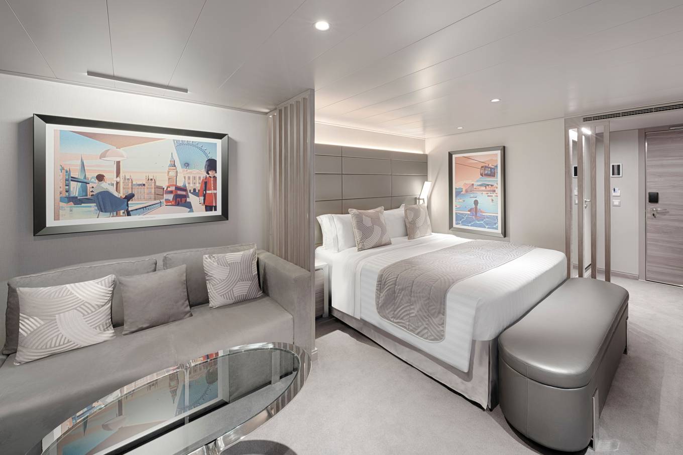 Yacht Club Deluxe Suite