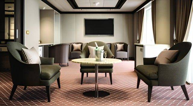 Silver Suite