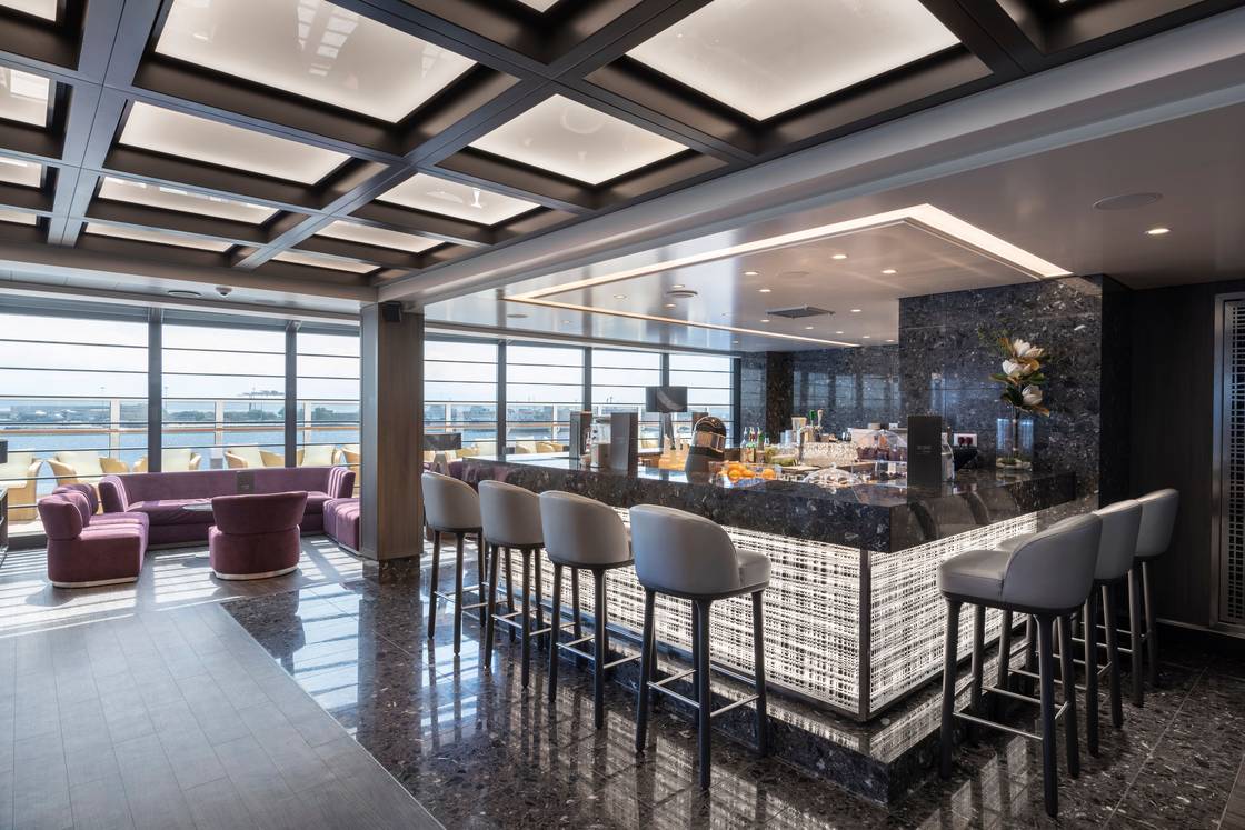 Seaview Lounge