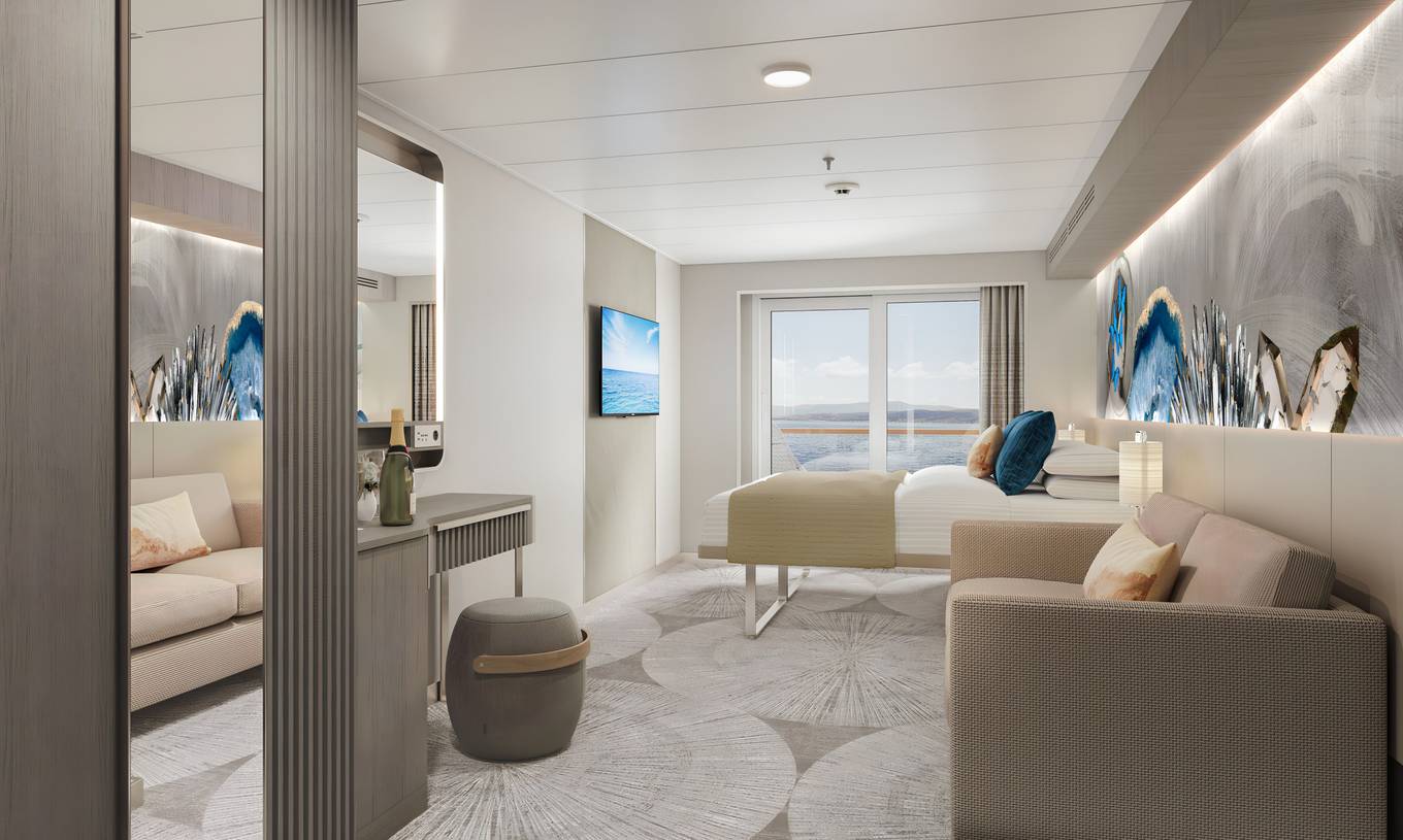 Forward-Facing Club Balcony Suite