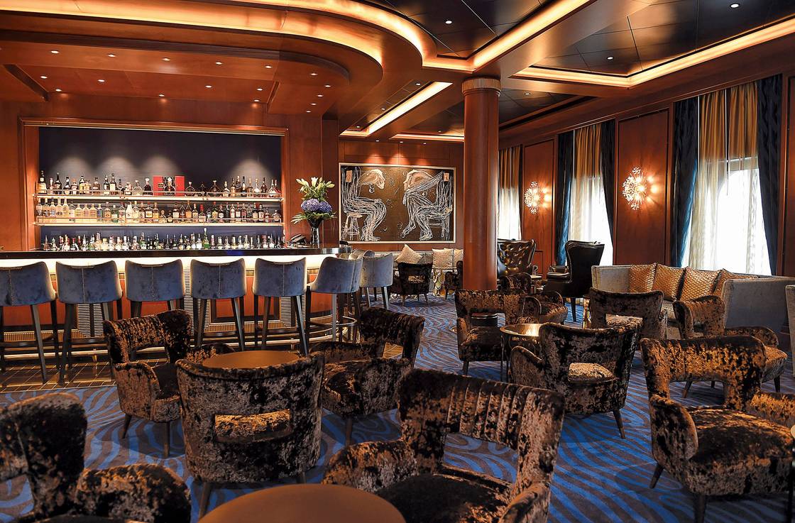 Explorer Lounge