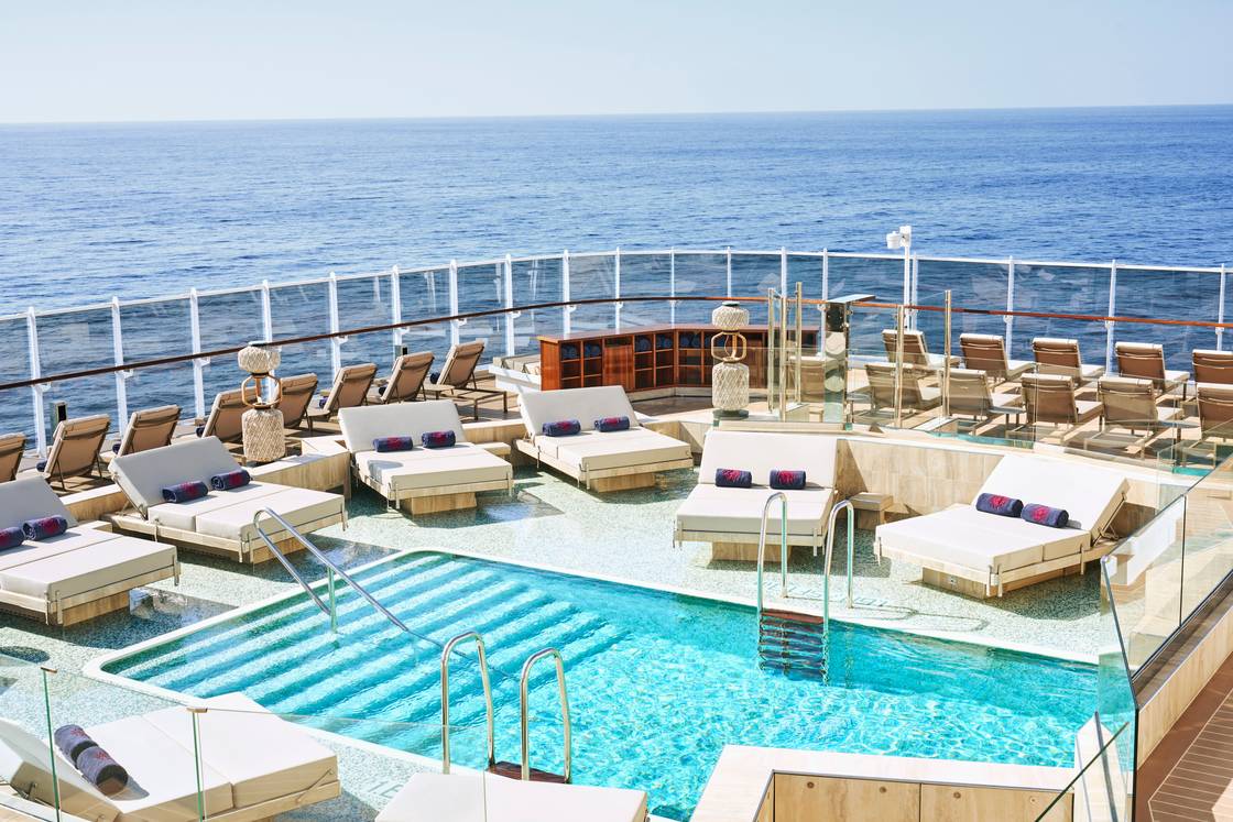 Atoll Pool