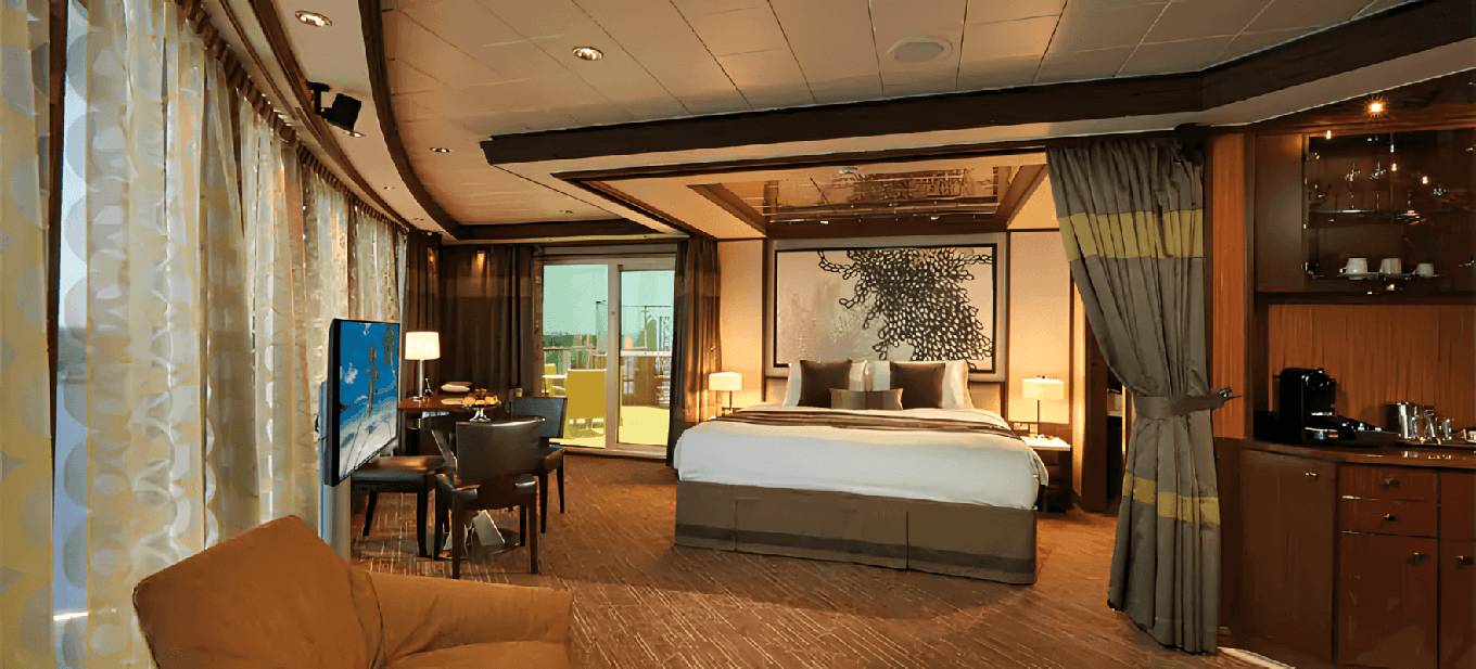 Deluxe Owner's Suite with Large Balcony