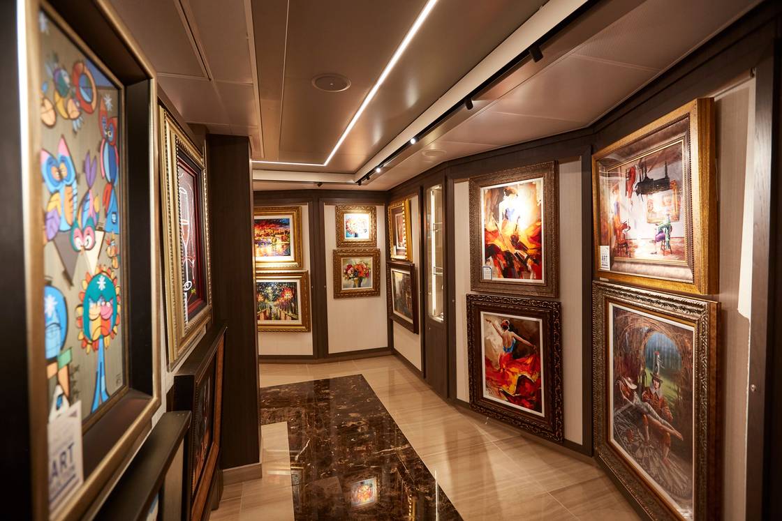 Art Gallery & Auction