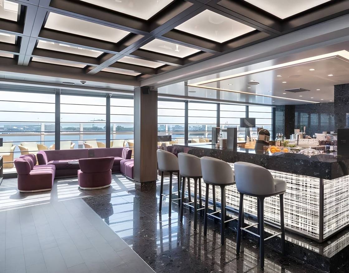 Seaside Lounge