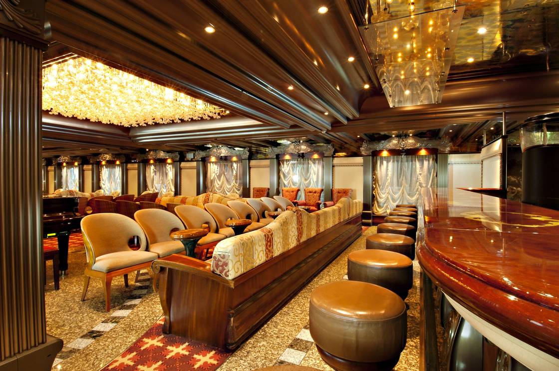 Raphael Lounge