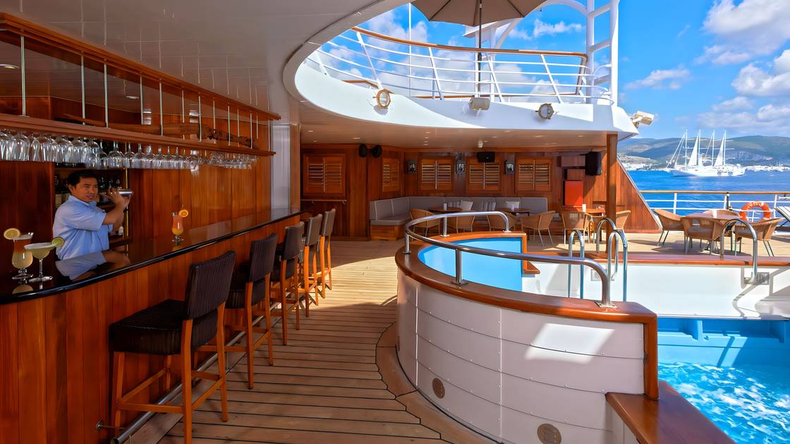 Pool Bar
