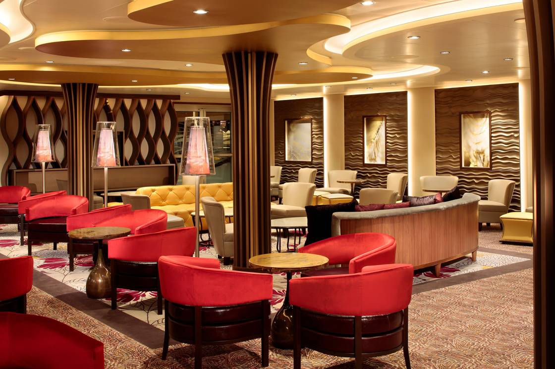 Crown Lounge (Diamond & Pinnacle Exclusive)