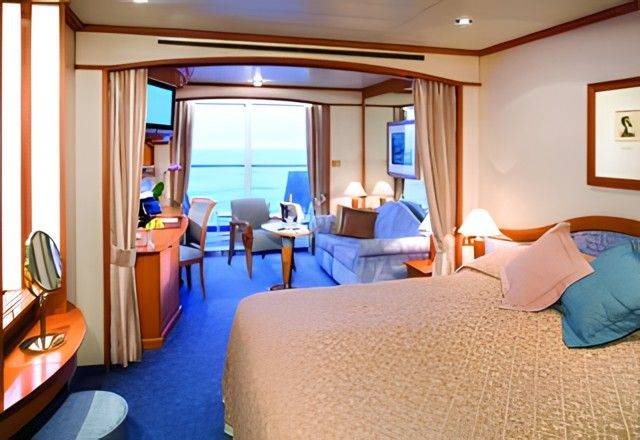 Deluxe Veranda Suite