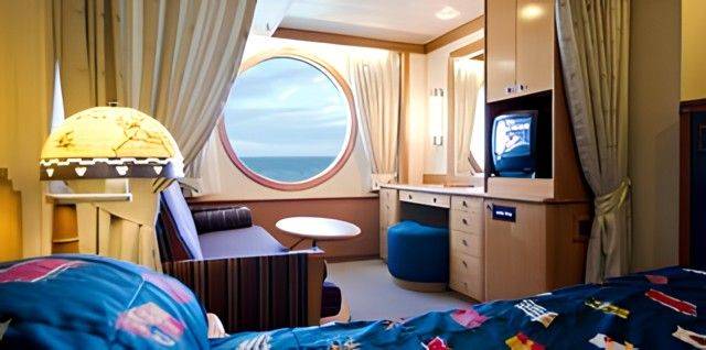 Deluxe Oceanview Stateroom