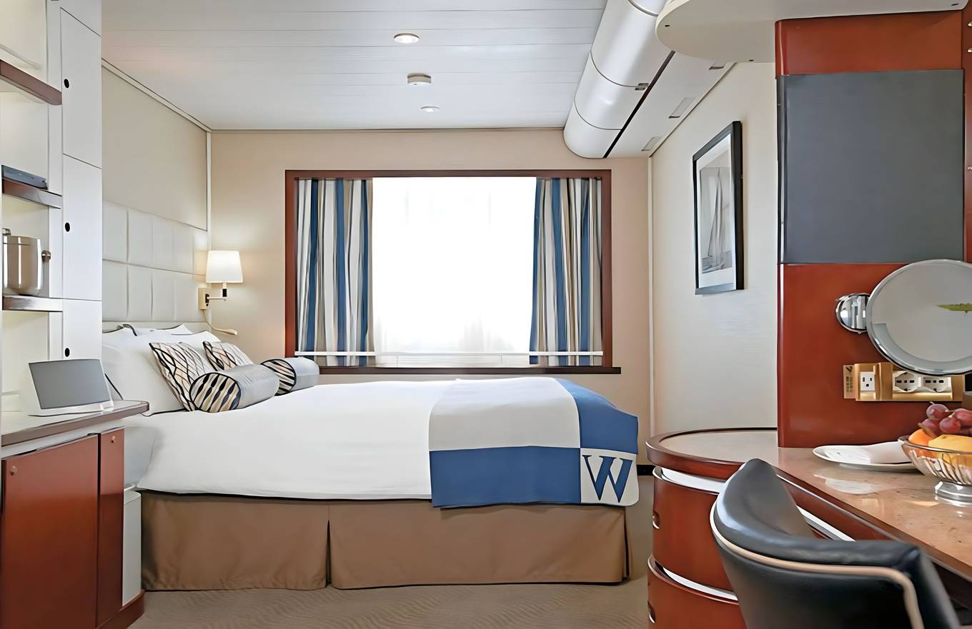 Deluxe Oceanview Stateroom