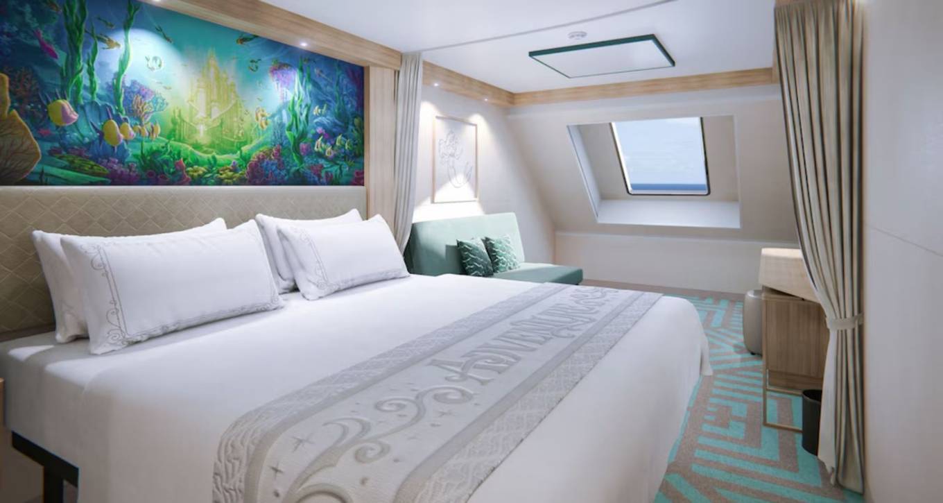 Deluxe Oceanview Stateroom