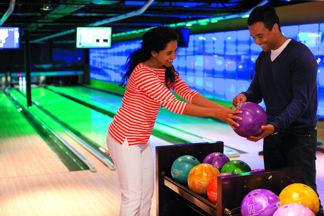 O'Sheehan's Neighbourhood Bar & Grill Bowling Alley