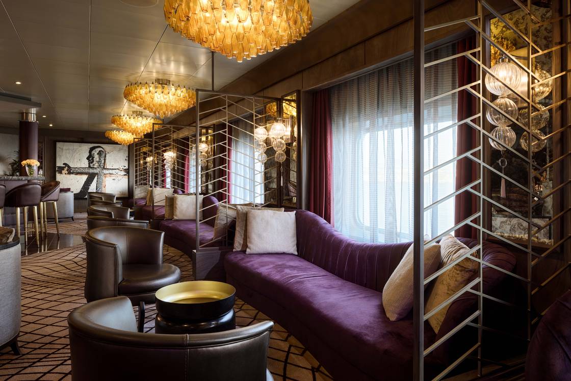 Voyager Lounge
