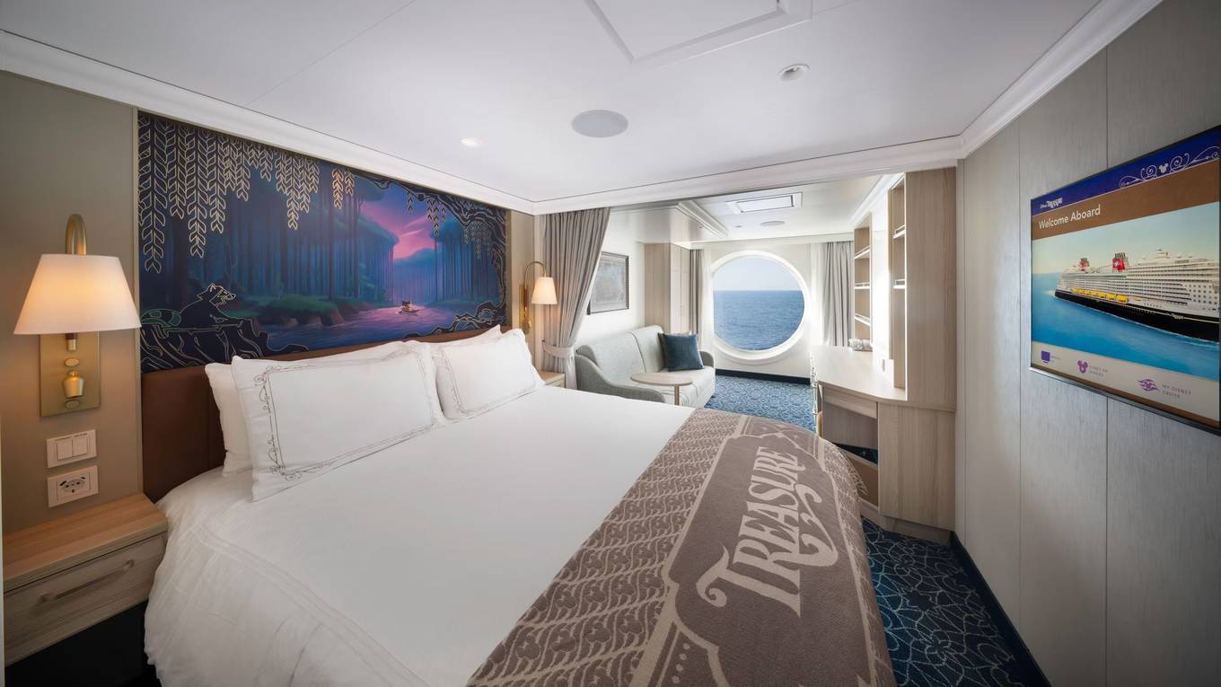 Deluxe Family Oceanview Stateroom