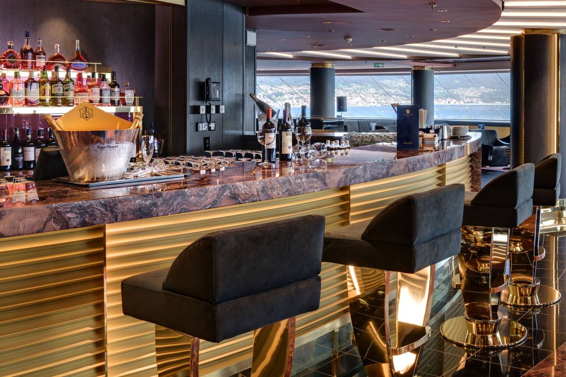 Top Sail Lounge (Yacht Club Exclusive)