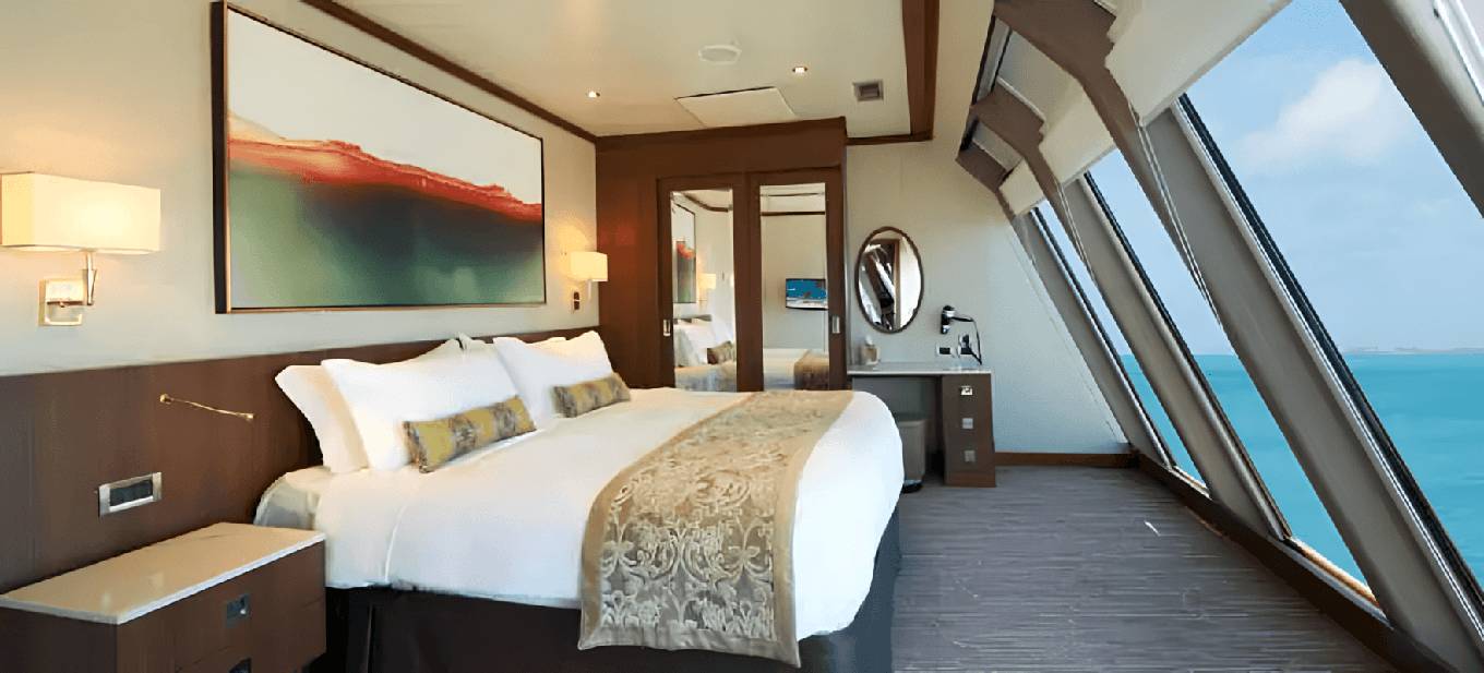 Deluxe Owner's Suite